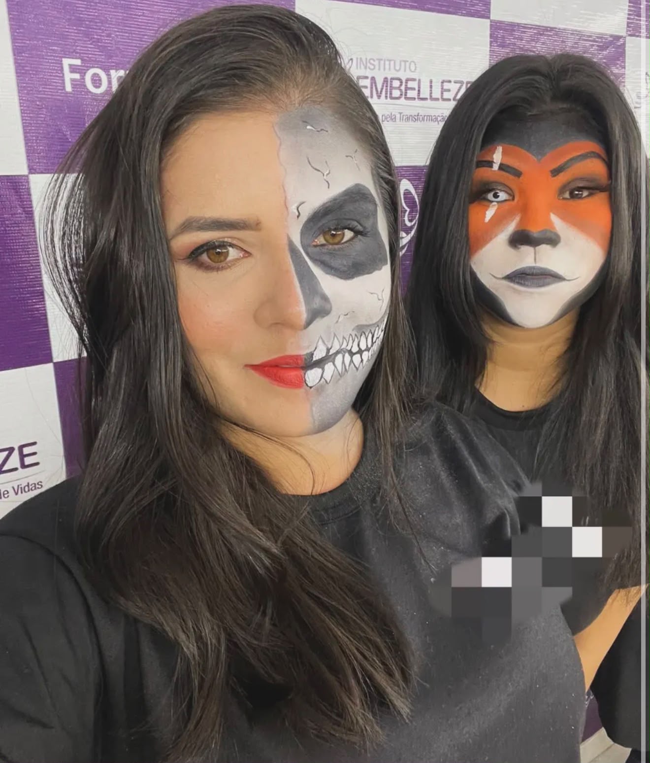 Maquiagens temáticas de Halloween com meio rosto de caveira e pintura facial